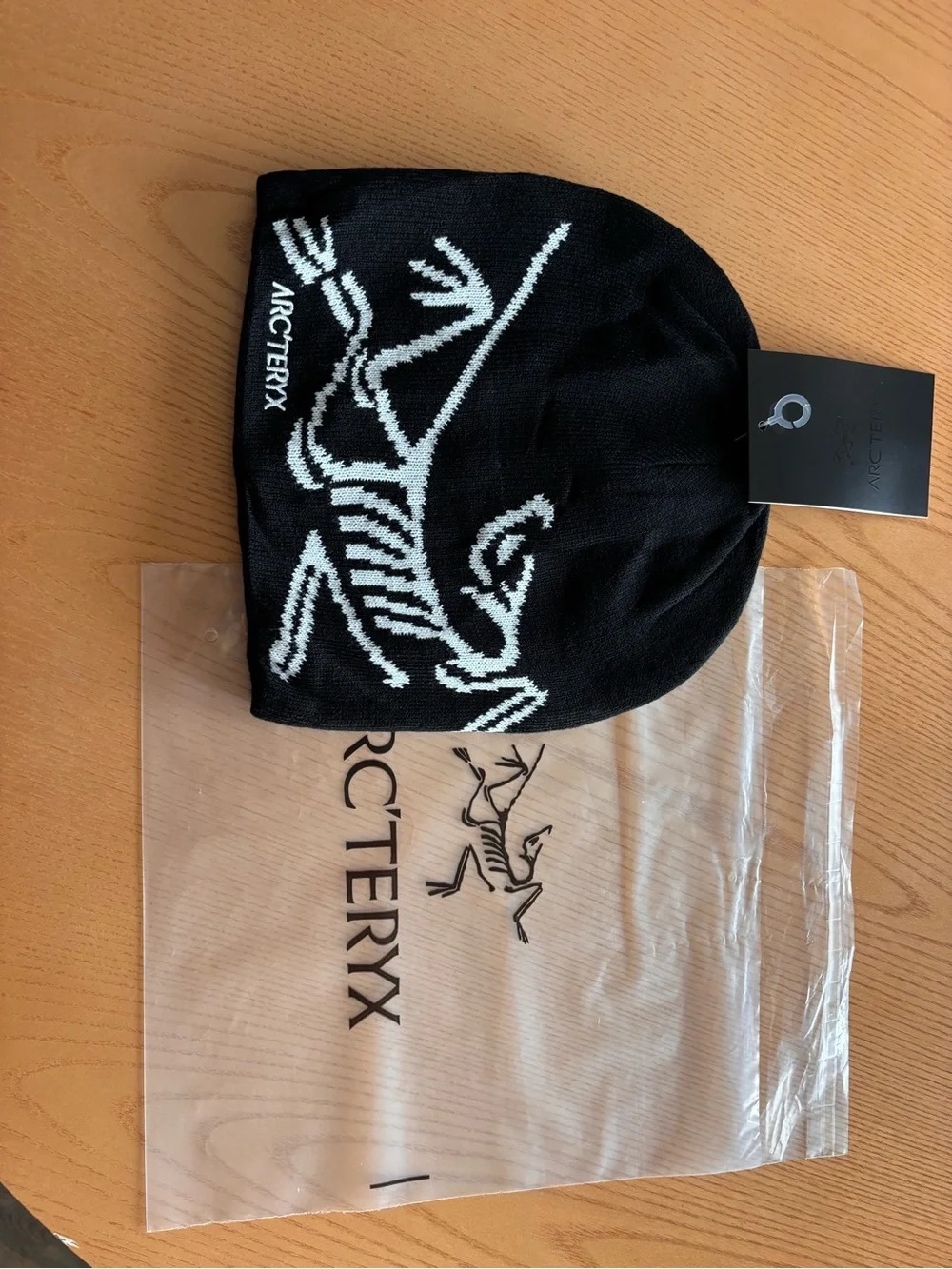 Arc'teryx Black & White Logo Beanie